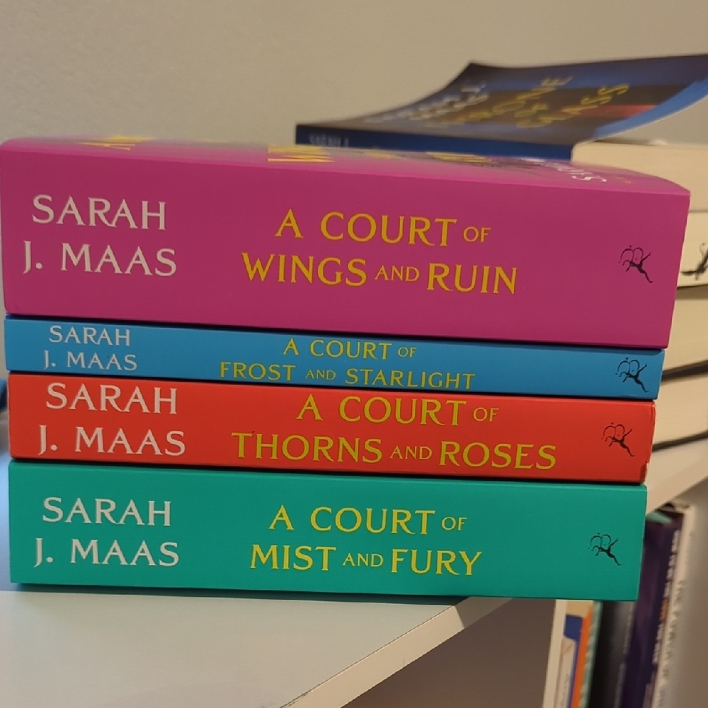A Court Of Thorns And Roses Book Set